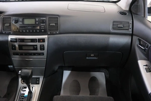 Хетчбэк Toyota Corolla 2002 года, 599000 рублей, Омск