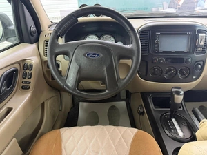 Внедорожник Ford Escape 2004 года, 610000 рублей, Ачинск