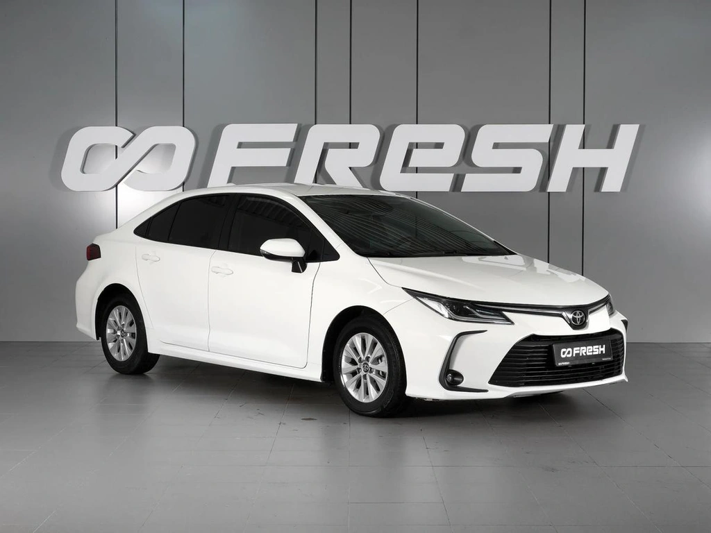 Седан Toyota Corolla 2022 года, 1899030 рублей, Красный Пахарь