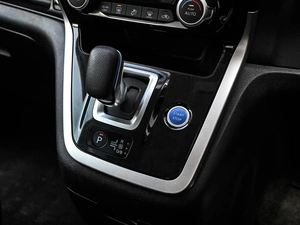 Минивэн Nissan Serena 2018 года, 1867030 рублей, Кирилловка