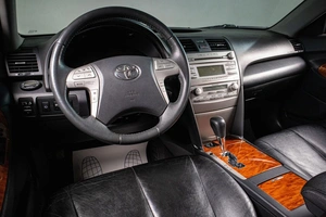 Седан Toyota Camry 2011 года, 2009000 рублей, Сургут