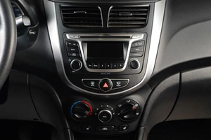 Седан Hyundai Solaris 2016 года, 949000 рублей, Тюмень