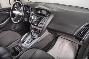 Хетчбэк Ford Focus 2012 года, 1049000 рублей, Томск