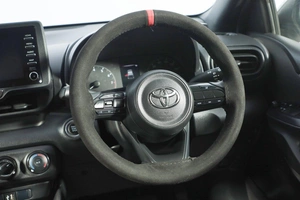 Хетчбэк Toyota Yaris 2021 года, 1059000 рублей, Новосибирск