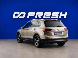 Внедорожник Volkswagen Tiguan 2017 года, 2490750 рублей, Москва