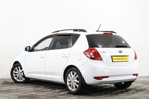 Хетчбэк Kia Ceed 2010 года, 849000 рублей, Сургут