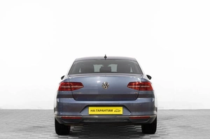 Седан Volkswagen Passat 2017 года, 2049000 рублей, Барнаул