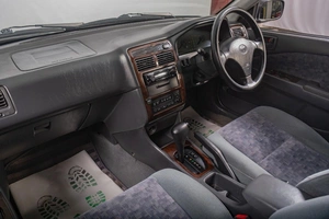 Седан Toyota Carina 2000 года, 529000 рублей, Томск