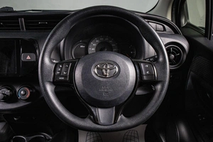 Хетчбэк Toyota Vitz 2019 года, 1169000 рублей, Сургут