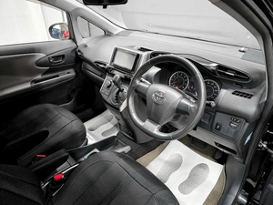 Минивэн Toyota Wish 2011 года, 1195000 рублей, Красноярск