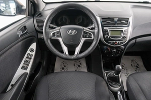 Седан Hyundai Solaris 2012 года, 829000 рублей, Красноярск