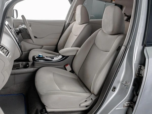 Хетчбэк Nissan Leaf 2010 года, 569000 рублей, Тюмень