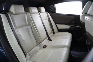 Седан Lexus ES 2019 года, 4030000 рублей, Омск
