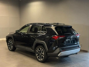 Внедорожник Toyota RAV4 2019 года, 3497000 рублей, Красноярск