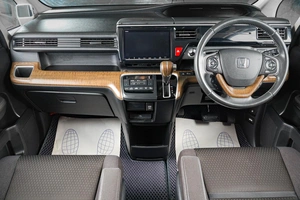 Минивэн Honda Stepwgn 2020 года, 2449000 рублей, Тюмень