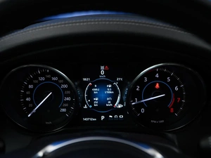 Седан Jaguar XF 2016 года, 1997077 рублей, Москва