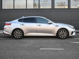 Седан Kia Optima 2019 года, 1939000 рублей, Кирилловка