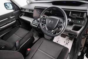 Минивэн Honda Stepwgn Spada 2019 года, 2499000 рублей, Красноярск