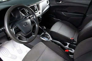 Седан Hyundai Solaris 2019 года, 989000 рублей, Сургут