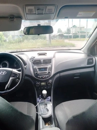Седан Hyundai Solaris 2012 года, 695000 рублей, Чунский