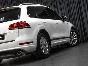 Внедорожник Volkswagen Touareg 2013 года, 2589000 рублей, Тюмень