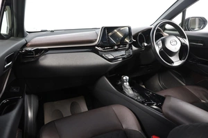 Внедорожник Toyota C-HR 2017 года, 2089000 рублей, Новосибирск
