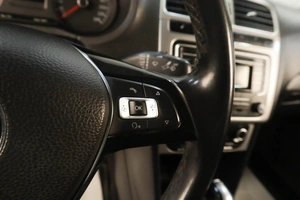 Седан Volkswagen Polo 2017 года, 1399000 рублей, Челябинск