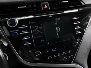 Седан Toyota Camry 2018 года, 2699000 рублей, Тюмень