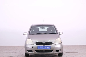 Хетчбэк Toyota Vitz 2002 года, 369000 рублей, Омск