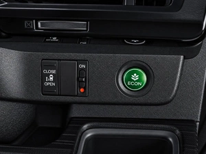 Минивэн Honda Stepwgn Spada 2015 года, 1849000 рублей, Тюмень