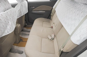 Седан Toyota Belta 2011 года, 1059000 рублей, Барнаул