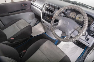 Минивэн Toyota Touring Hiace 2000 года, 699000 рублей, Томск