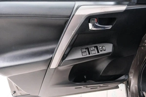 Внедорожник Toyota RAV4 2018 года, 2599000 рублей, Красноярск