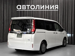Минивэн Toyota Esquire 2015 года, 1849000 рублей, Красноярск