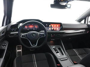 Хетчбэк Volkswagen Golf 2022 года, 3198444 рублей, Москва