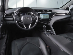 Седан Toyota Camry 2019 года, 3050000 рублей, Ростов-на-Дону