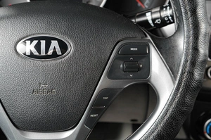 Седан Kia Rio 2016 года, 1079000 рублей, Тюмень