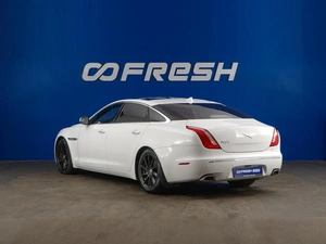 Седан Jaguar XJ 2013 года, 1799077 рублей, Москва