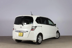 Минивэн Honda Freed 2013 года, 1349000 рублей, Новосибирск