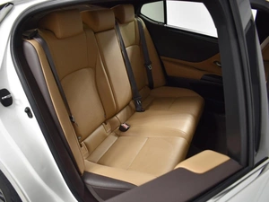 Седан Lexus ES 2021 года, 3890000 рублей, Казань