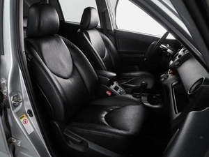 Внедорожник Toyota RAV4 2010 года, 1415000 рублей, Воронеж