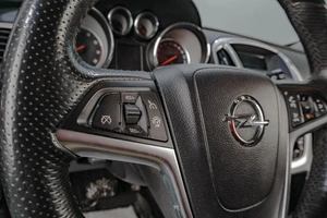 Хетчбэк Opel Astra GTC 2013 года, 1029000 рублей, Челябинск