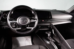 Седан Hyundai Elantra 2023 года, 2319000 рублей, Сургут