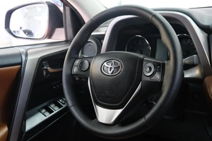 Внедорожник Toyota RAV4 2018 года, 2619000 рублей, Омск