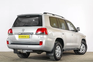 Внедорожник Toyota Land Cruiser 2010 года, 3299000 рублей, Тюмень