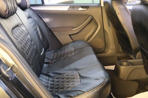 Седан Volkswagen Jetta 2011 года, 919000 рублей, Омск