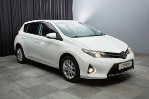 Универсал Toyota Auris 2014 года, 1077000 рублей, Красноярск