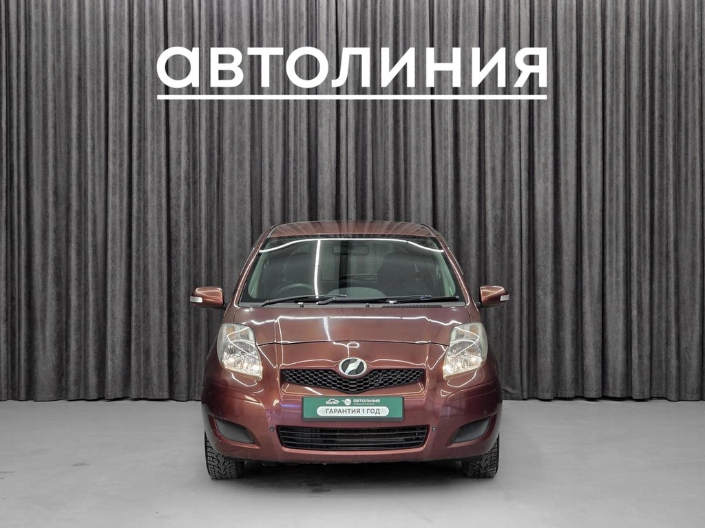 Хетчбэк Toyota Vitz 2010 года, 580000 рублей, Красноярск