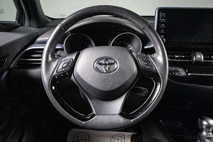 Внедорожник Toyota C-HR 2019 года, 2969000 рублей, Сургут