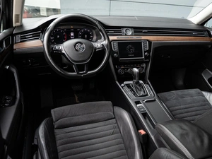 Седан Volkswagen Passat 2017 года, 2370000 рублей, Краснодар
